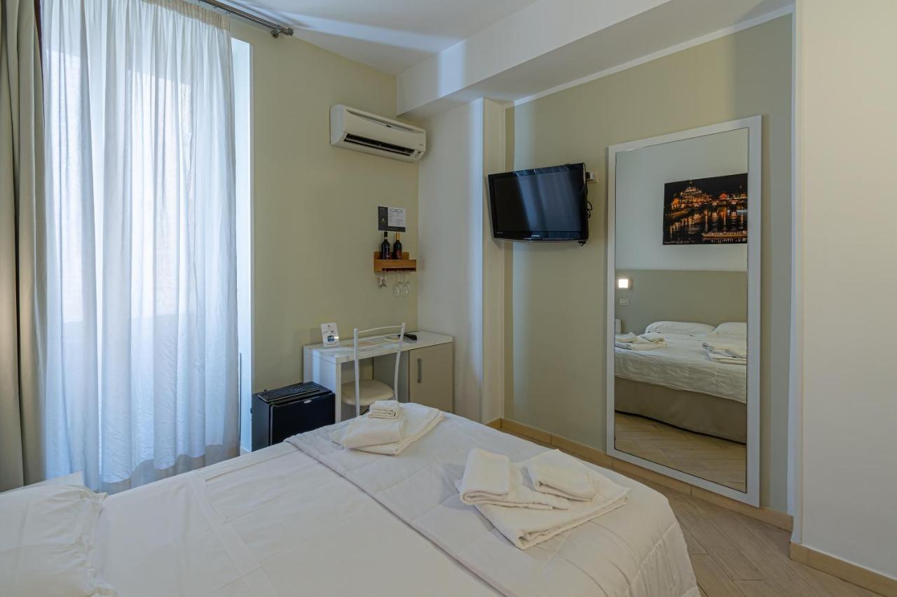 B&B A Picture Of Рим Екстериор снимка